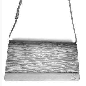 Louis Vuitton Shoulder bag